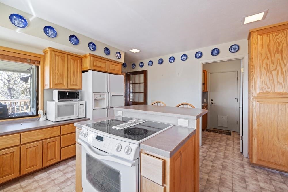 7000 East Butte Valley Road Macdoel, CA 96058 - Photo 9 of 21 Gallery Image 9