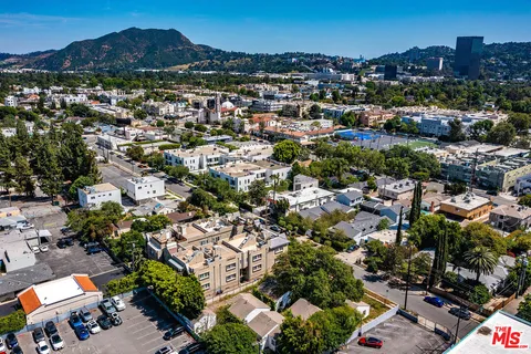 $949,000 | 10923 Landale Street, Unit 2, Toluca Lake, CA 91602