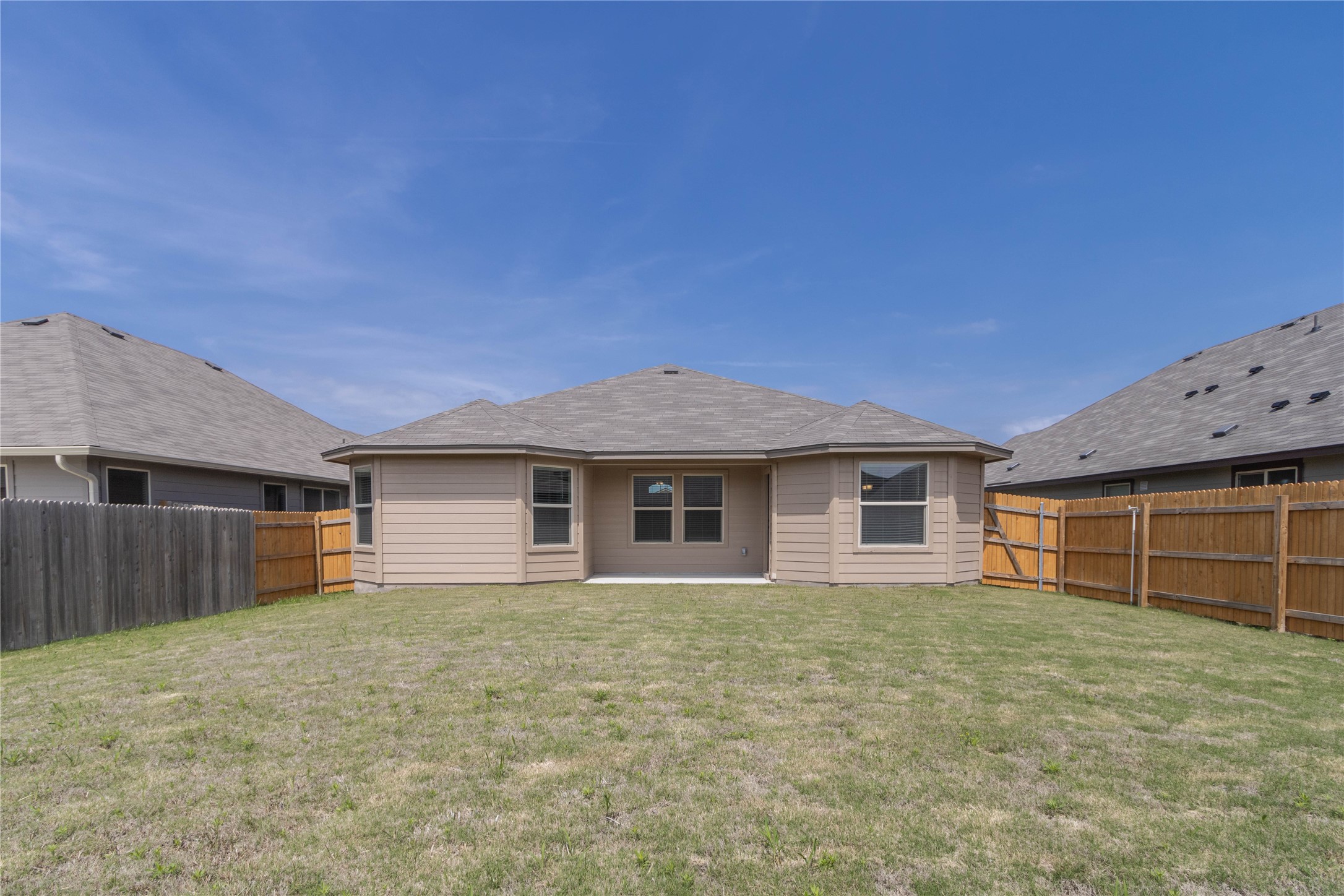 190 Beth Ann Loop Taylor, TX 76574 - Photo 31 of 34