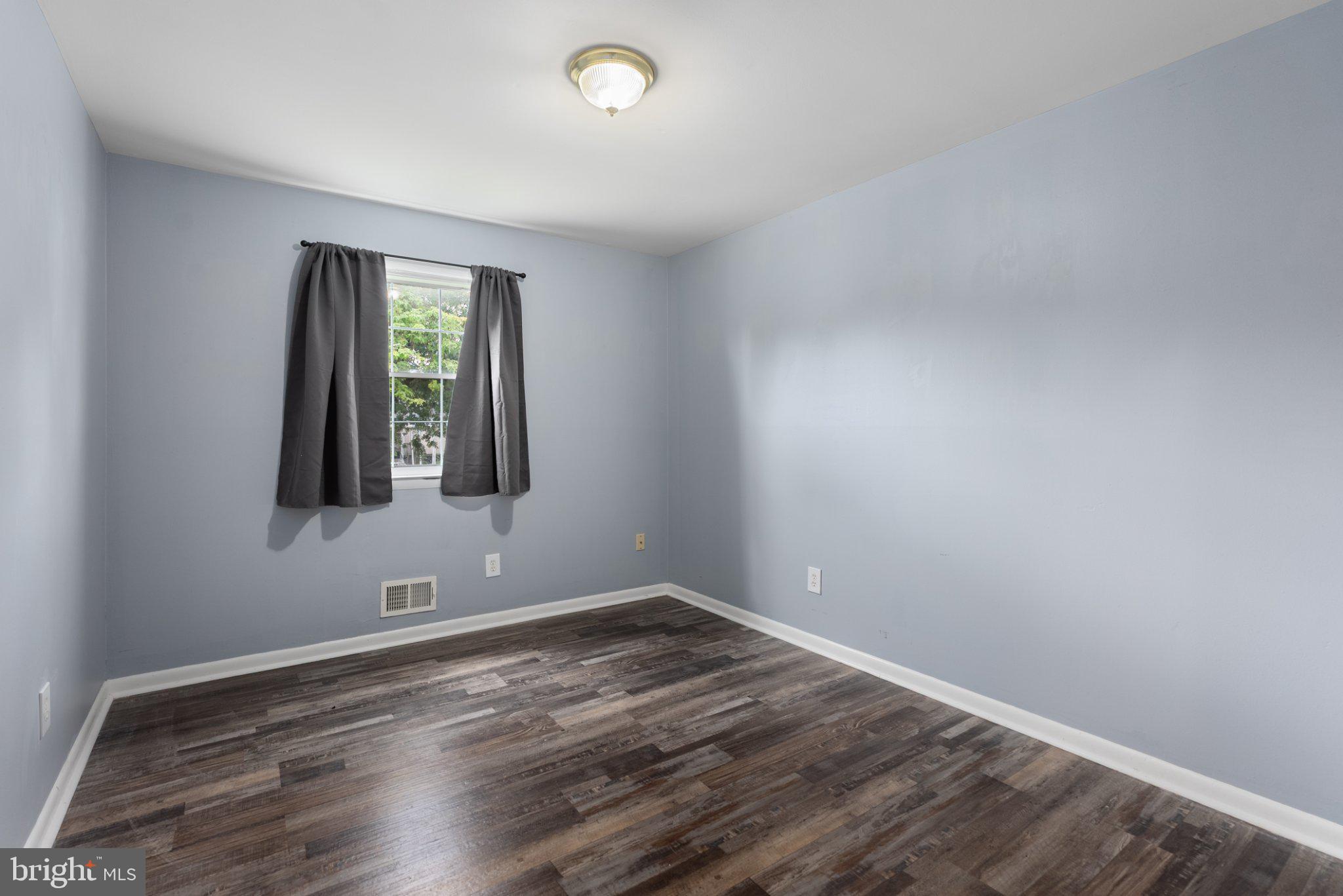 1107 Colony Ridge Road Odenton, MD 21113 - Photo 11 of 26 Bright and airy room with potential.