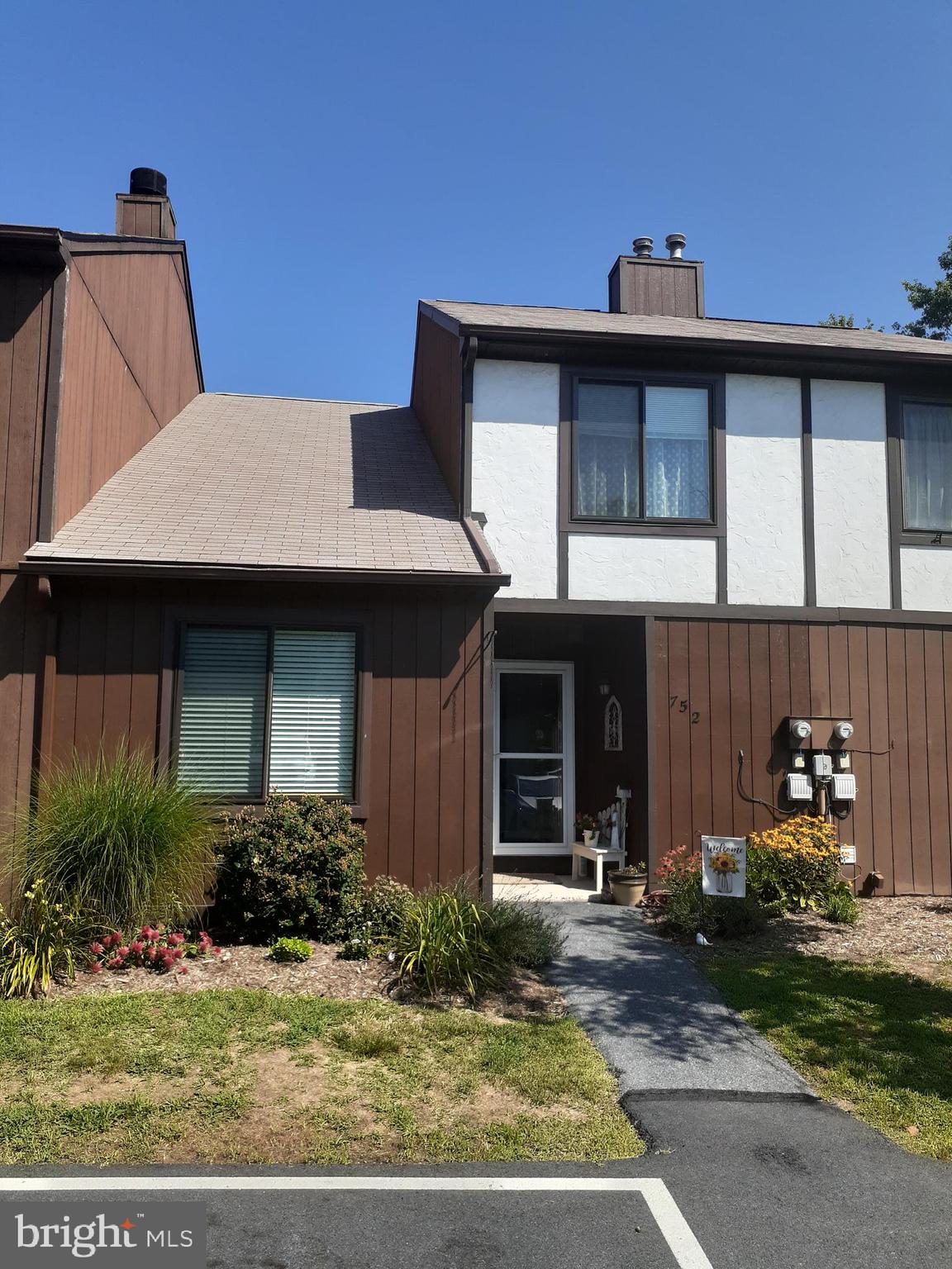 75 Azalea Way Reading, PA 19606 - Photo 1 of 26 Facade