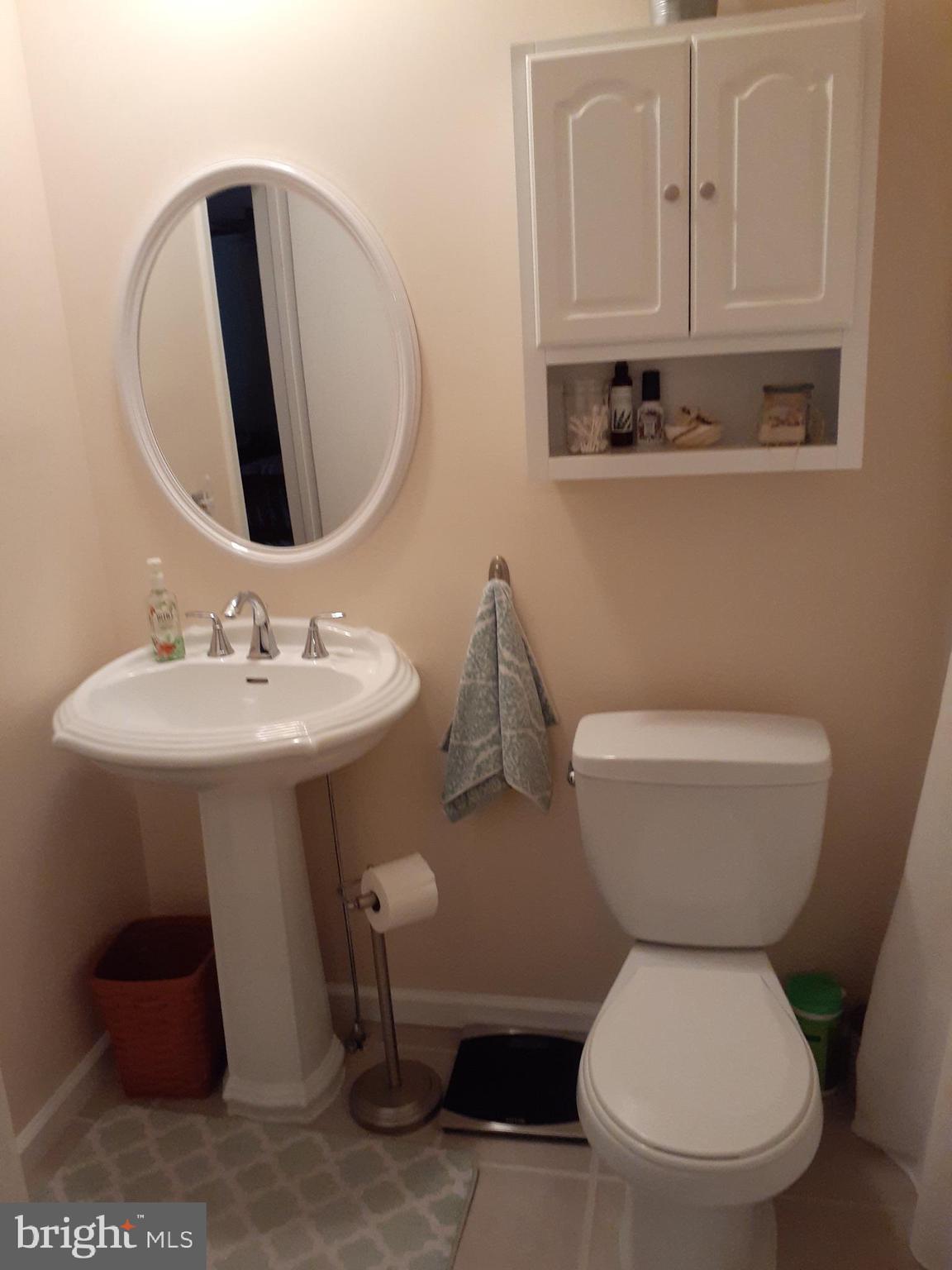 75 Azalea Way Reading, PA 19606 - Photo 18 of 26 Main full bath on upper level