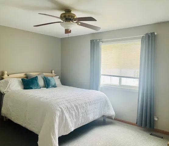 $314,000 | 2S547 Continental Drive, Warrenville, IL 60555