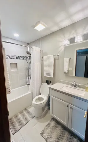 $314,000 | 2S547 Continental Drive, Warrenville, IL 60555