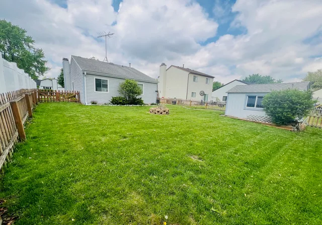 $314,000 | 2S547 Continental Drive, Warrenville, IL 60555