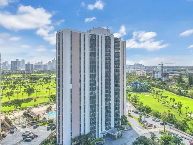 $3,000 | 20301 West Country Club Drive, Unit 2622, Aventura, FL 33180