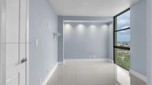 $3,000 | 20301 West Country Club Drive, Unit 2622, Aventura, FL 33180