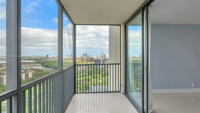 $3,000 | 20301 West Country Club Drive, Unit 2622, Aventura, FL 33180