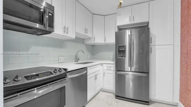 $3,000 | 20301 West Country Club Drive, Unit 2622, Aventura, FL 33180