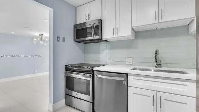 $3,000 | 20301 West Country Club Drive, Unit 2622, Aventura, FL 33180