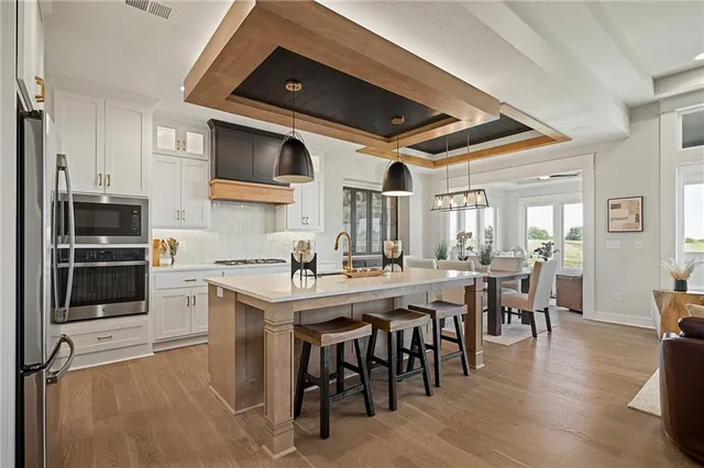 $878,390 | 11221 South Sunray Drive, Olathe, KS 66061