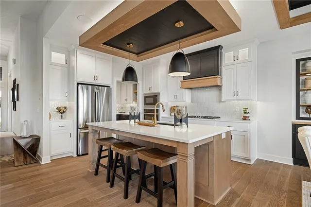 $878,390 | 11221 South Sunray Drive, Olathe, KS 66061