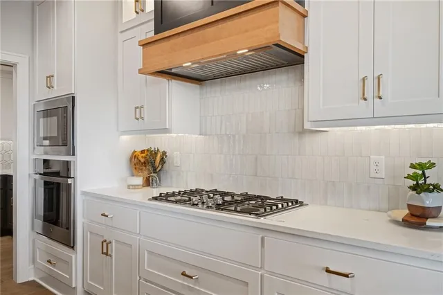 $878,390 | 11221 South Sunray Drive, Olathe, KS 66061