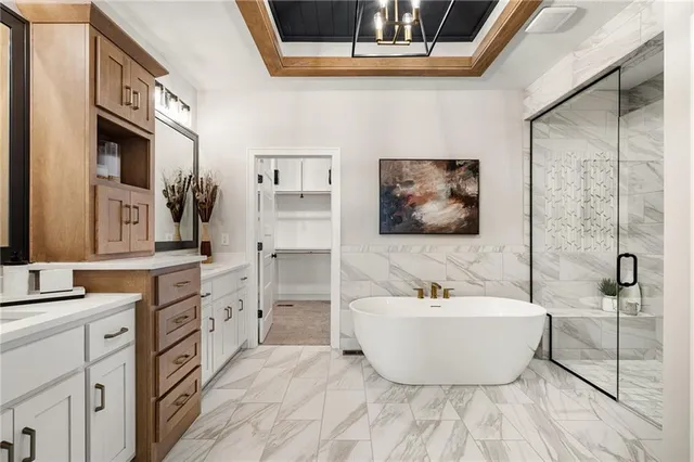 $878,390 | 11221 South Sunray Drive, Olathe, KS 66061