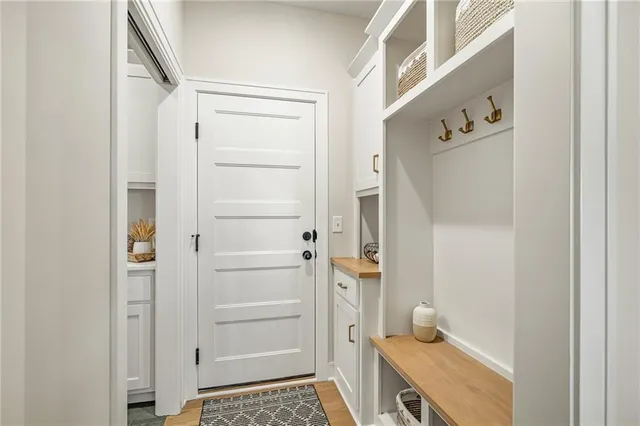 $878,390 | 11221 South Sunray Drive, Olathe, KS 66061