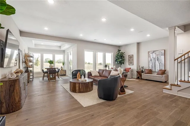 $878,390 | 11221 South Sunray Drive, Olathe, KS 66061