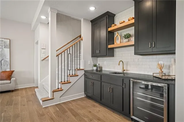 $878,390 | 11221 South Sunray Drive, Olathe, KS 66061