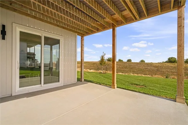 $878,390 | 11221 South Sunray Drive, Olathe, KS 66061