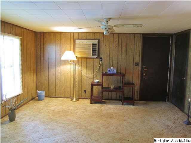 525 Colvin Street South Anniston, AL 36201 - Photo 3 of 19