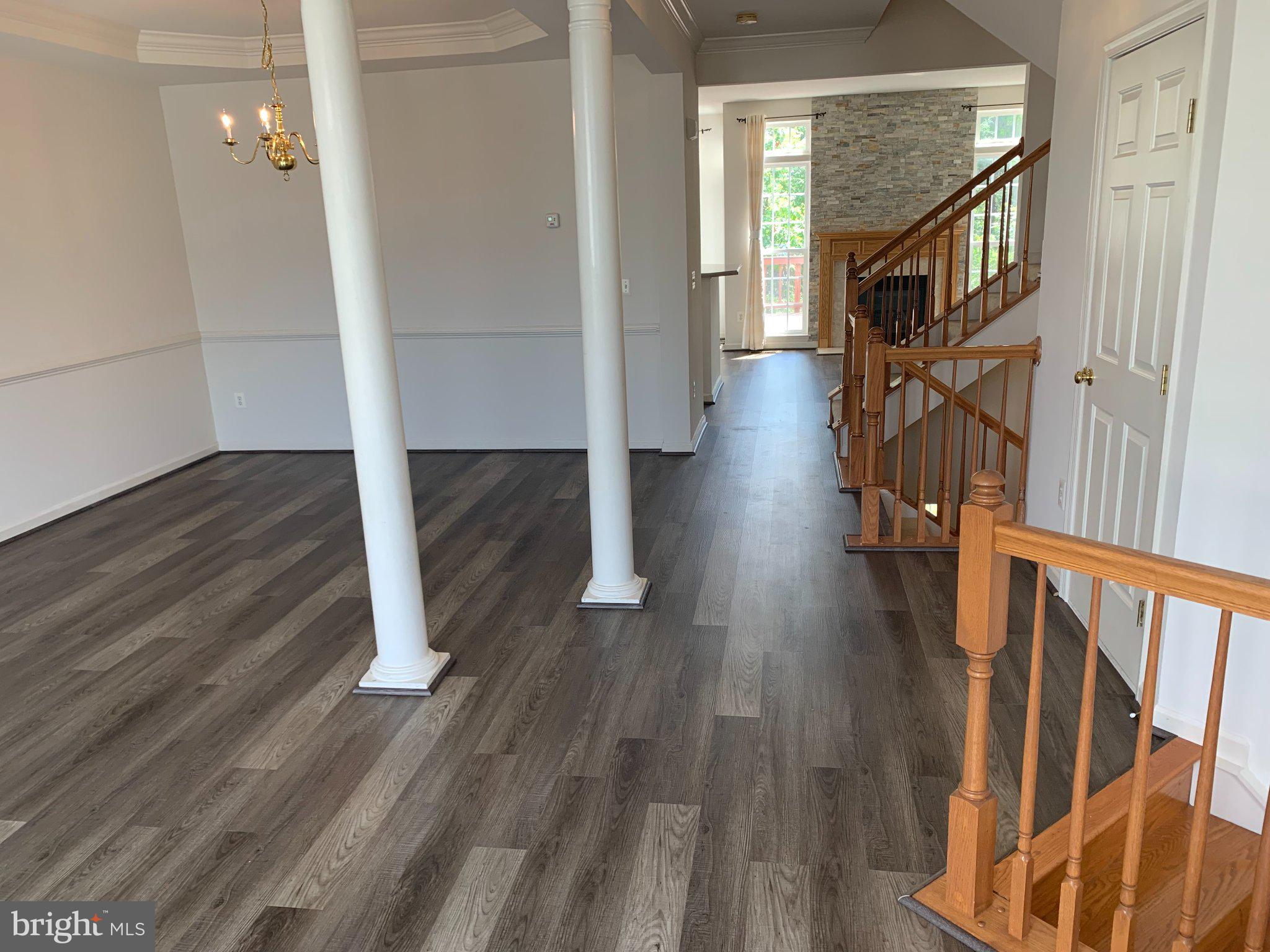 43395 Allisons Ridge Terrace Ashburn, VA 20148 - Photo 5 of 32 Spacious entryway with elegant details.