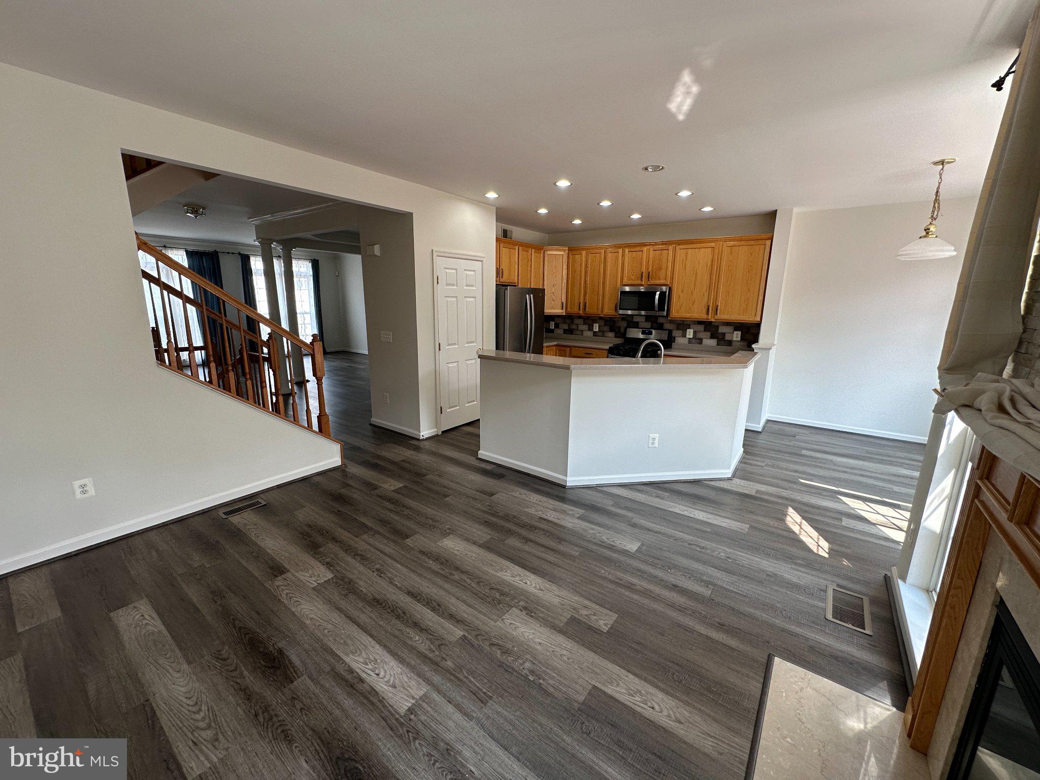 43395 Allisons Ridge Terrace Ashburn, VA 20148 - Photo 10 of 32 Spacious open-concept living area.