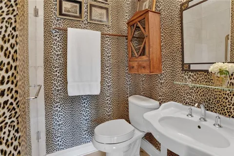 $729,000 | 200 Montgomery Ferry Drive Northeast, Unit 19, Atlanta, GA 30309