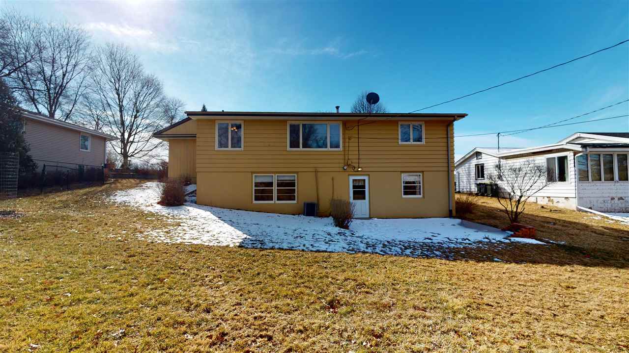 1818 Ridgeway Drive Iowa City, IA 52245 - Photo 37 of 39 Gallery Image 37