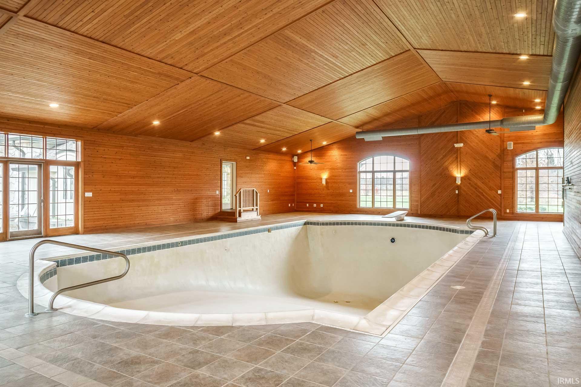 19190 Roosevelt Road South Bend, IN 46614 - Photo 31 of 36