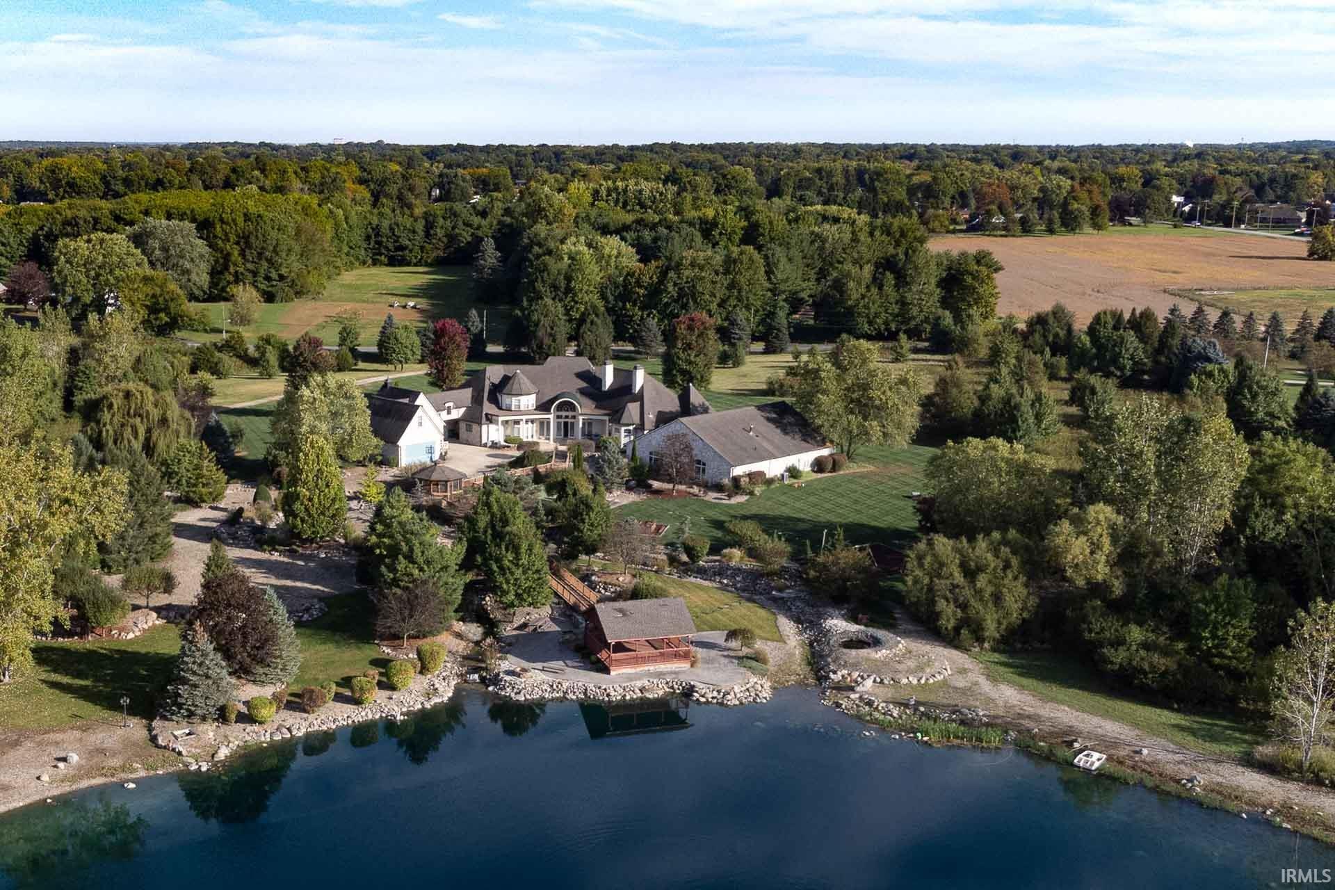 19190 Roosevelt Road South Bend, IN 46614 - Photo 4 of 36