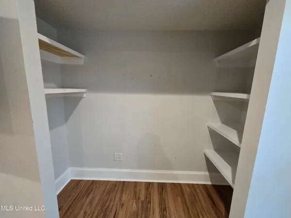 $2,700 | 408 Caribe Place North, Gulfport, MS 39507