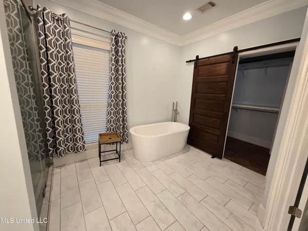 $2,700 | 408 Caribe Place North, Gulfport, MS 39507