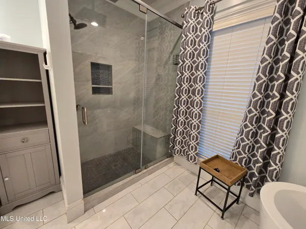 $2,700 | 408 Caribe Place North, Gulfport, MS 39507