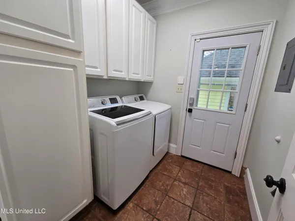 $2,700 | 408 Caribe Place North, Gulfport, MS 39507