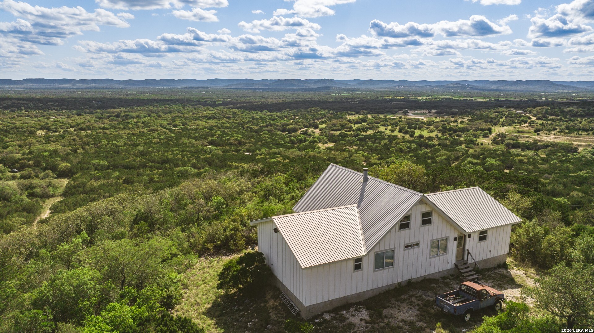 992 Bunk Road Utopia, TX 78884 - Photo 4 of 47