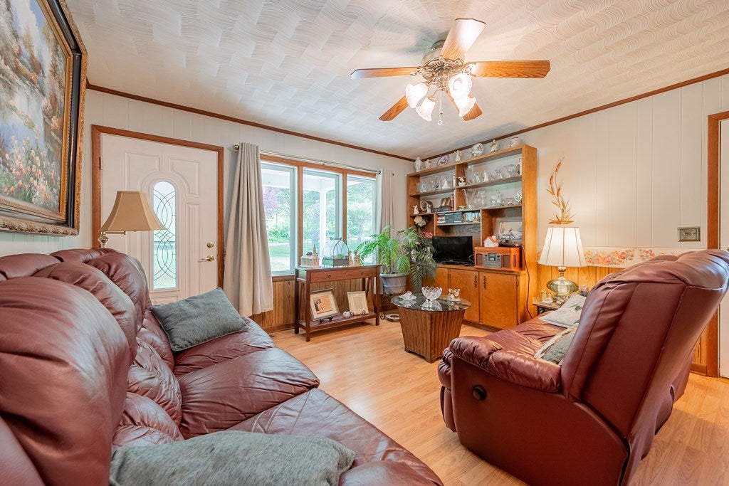 450 Stoney Battery Road Marion, VA 24354 - Photo 7 of 55 Gallery Image 7