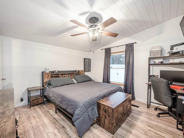 $219,000 | 8874 South Meadow Lane, Owensville, IN 47665