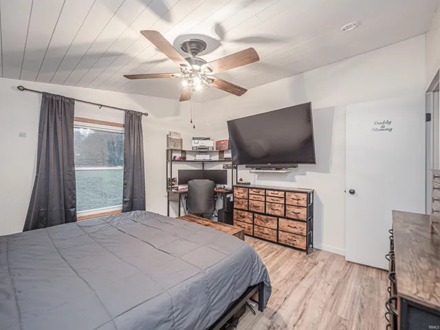 $219,000 | 8874 South Meadow Lane, Owensville, IN 47665