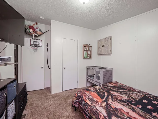 $219,000 | 8874 South Meadow Lane, Owensville, IN 47665