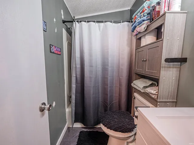 $219,000 | 8874 South Meadow Lane, Owensville, IN 47665