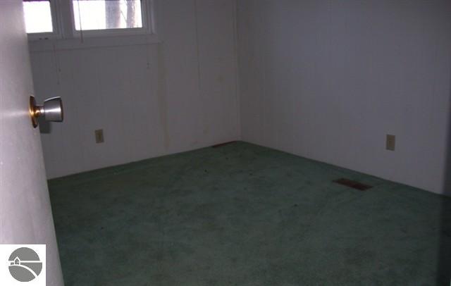 1110 South Pineview Road Suttons Bay, MI 49682 - Photo 4 of 15 1710367-3.JPG