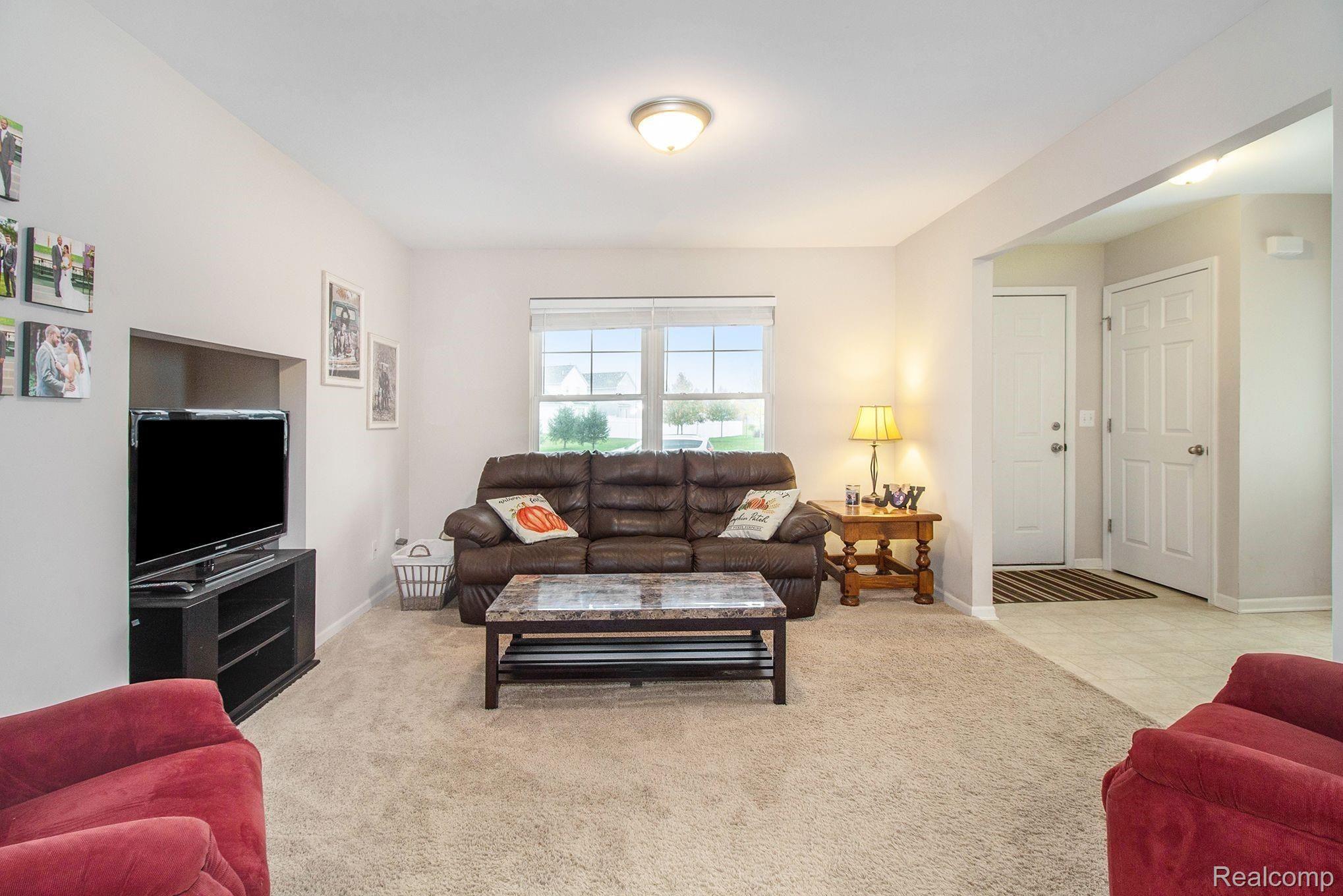 8044 Eagle Ridge Lane Fowlerville, MI 48836 - Photo 7 of 17 tPkt7-M4.jpeg