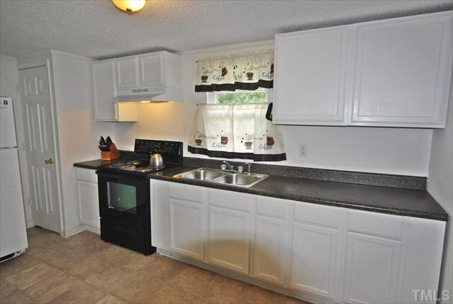 1502 Axum Road Garner, NC 27529 - Photo 4 of 18 Stove is 1 year old!