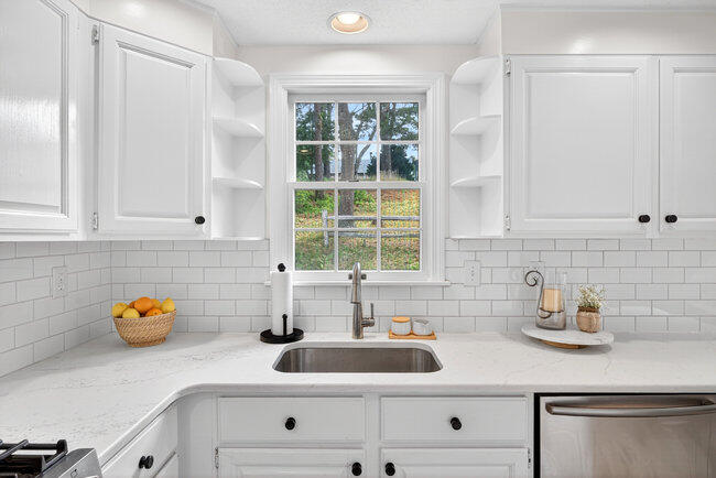 20 Mutiny Way Mashpee, MA 02649 - Photo 15 of 36 Kitchen