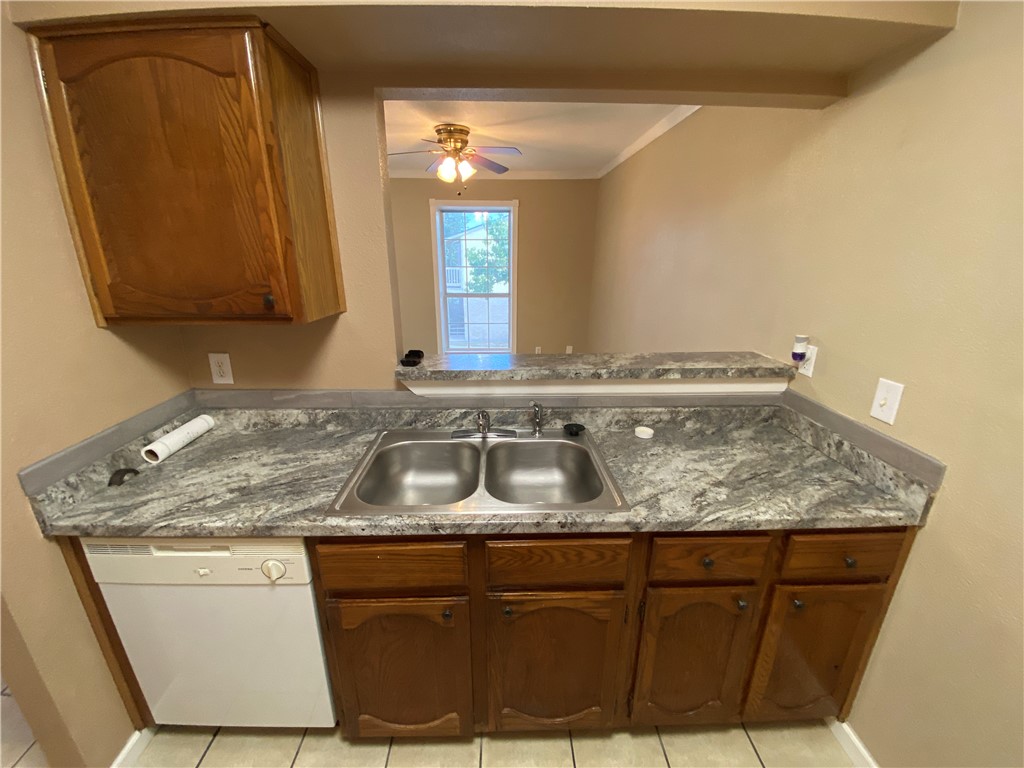 6702 Everhart Road, Unit H108 Corpus Christi, TX 78413 - Photo 7 of 19