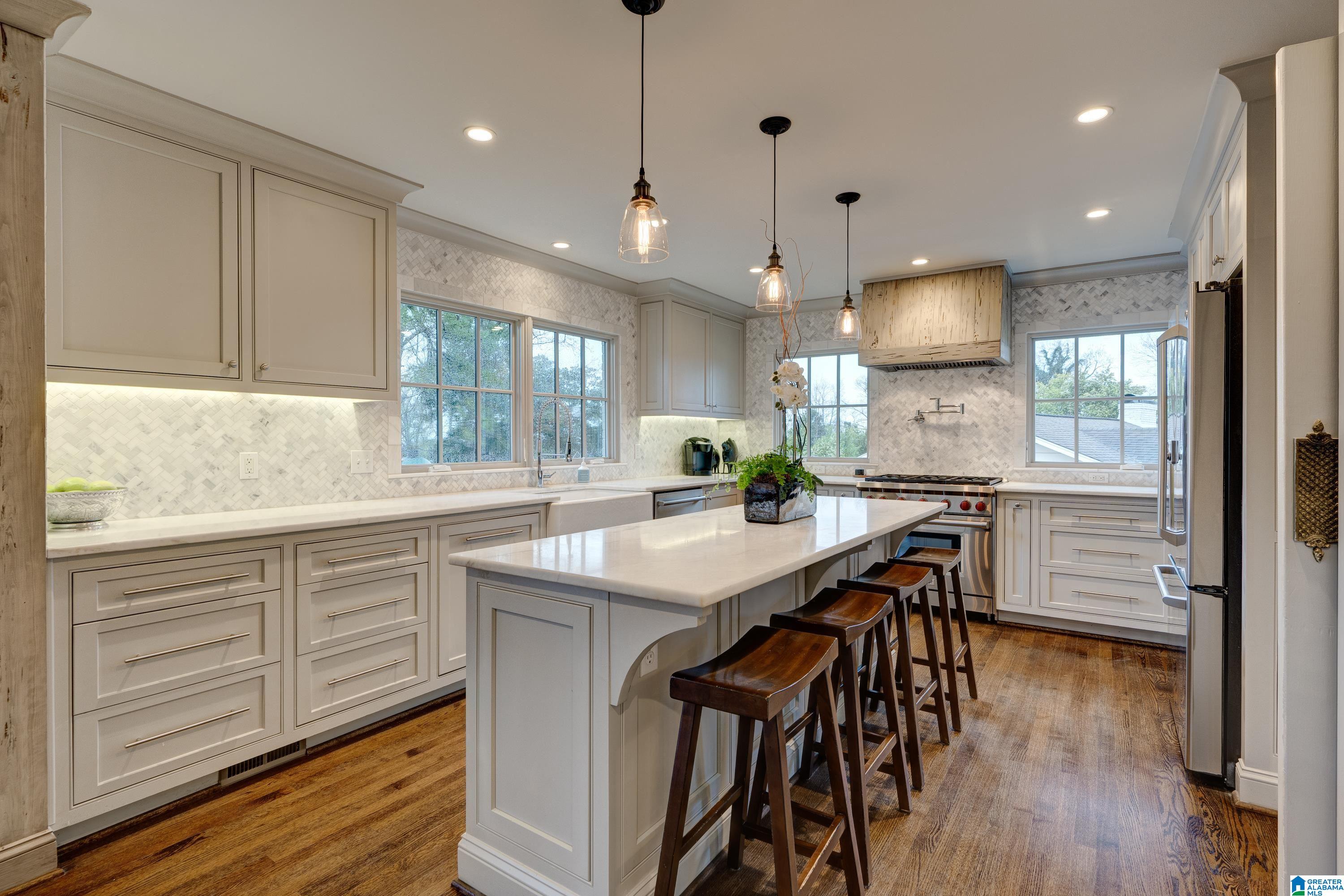 3769 North Woodridge Road Birmingham, AL 35223 - Photo 8 of 34