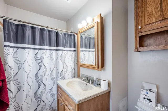 $175,000 | 902 Fairlane Drive, Marion, IL 62959