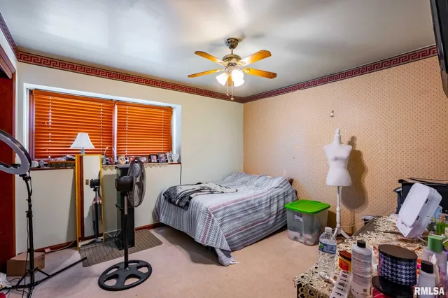 $175,000 | 902 Fairlane Drive, Marion, IL 62959