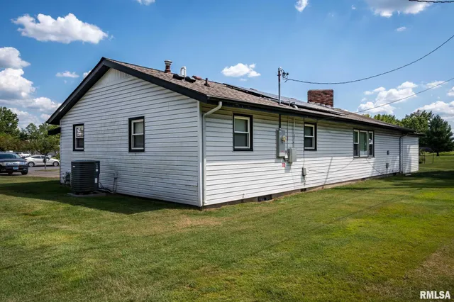 $175,000 | 902 Fairlane Drive, Marion, IL 62959