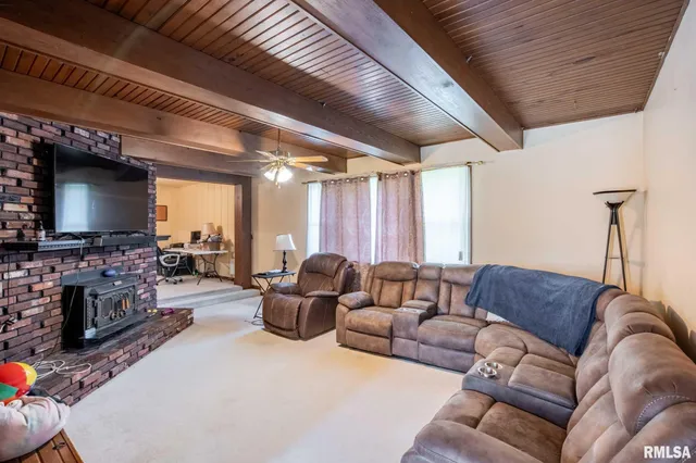 $175,000 | 902 Fairlane Drive, Marion, IL 62959