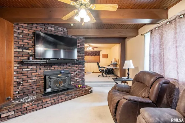 $175,000 | 902 Fairlane Drive, Marion, IL 62959